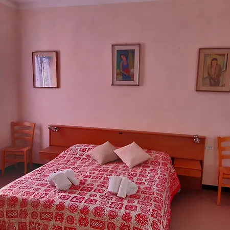 Cascina Dei Peri Фермерский дом Кастельнуово-ди-Магра